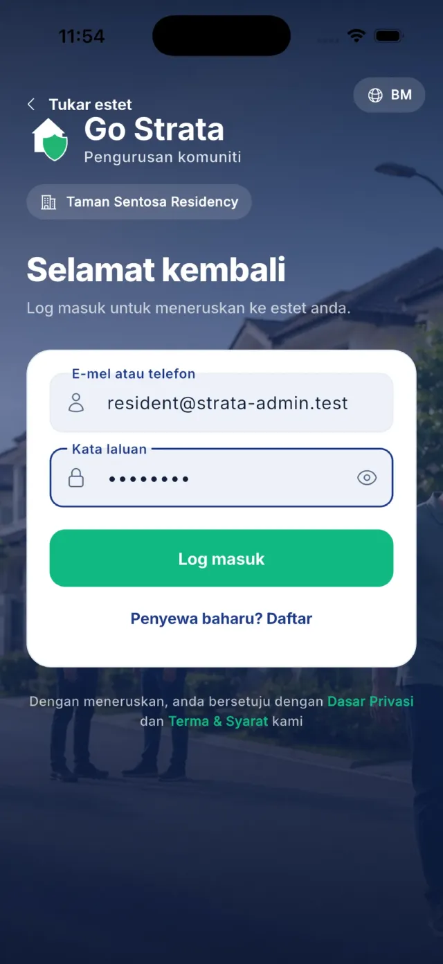 Skrin log masuk aplikasi dengan medan diisi (kaburkan e-mel sebenar jika perlu).