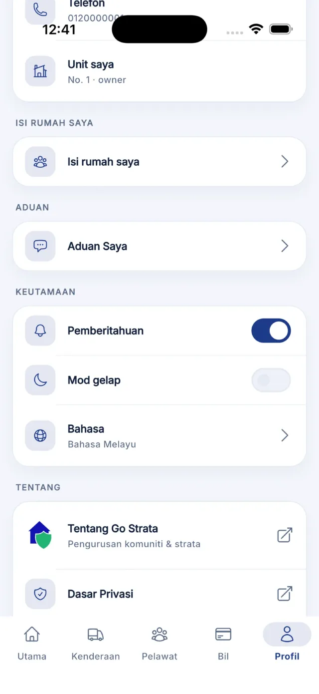 Bahagian Keutamaan dengan suis notifikasi tolak, mod gelap dan baris bahasa.